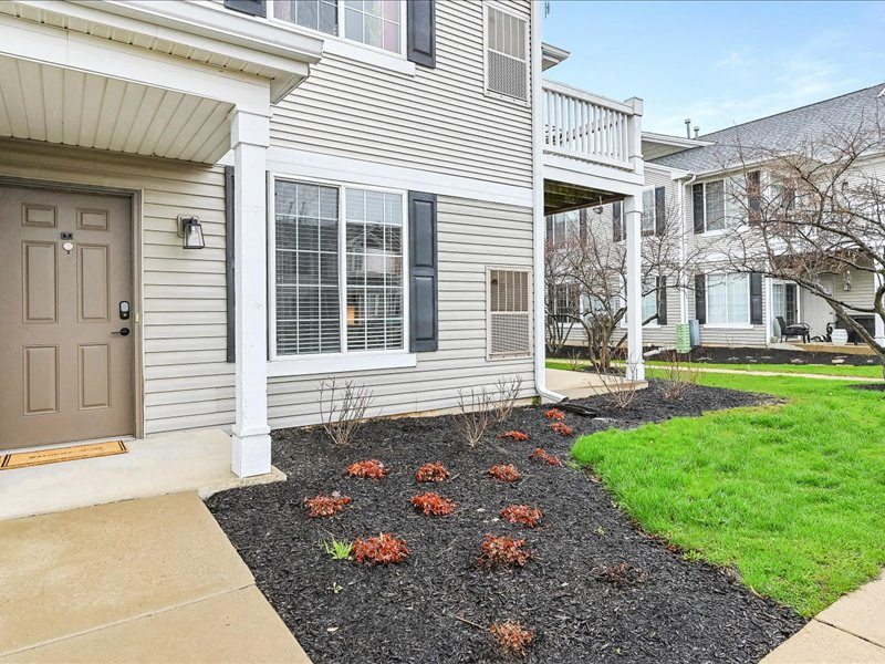Farmington Lakes Apartments Image 3